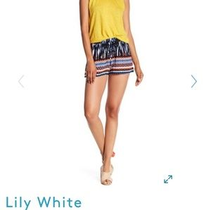 💜SOLD💜NWT lily white shorts